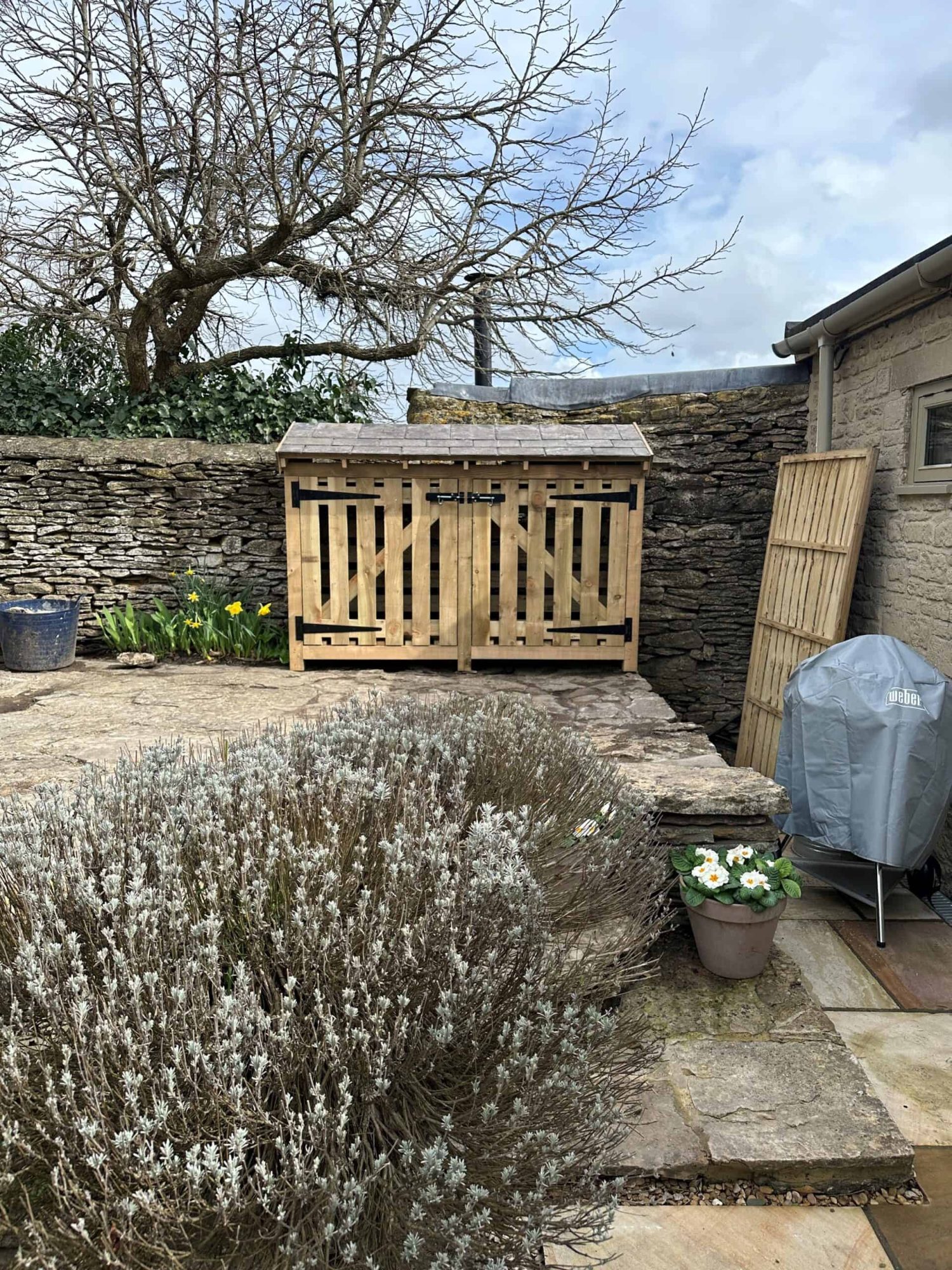 The Holiday Store - Secure Log Store with Slate Roof - Image 2