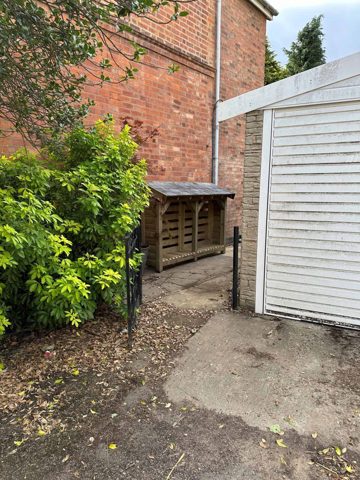 Jeanie - Slate Roof Log Store - Image 4