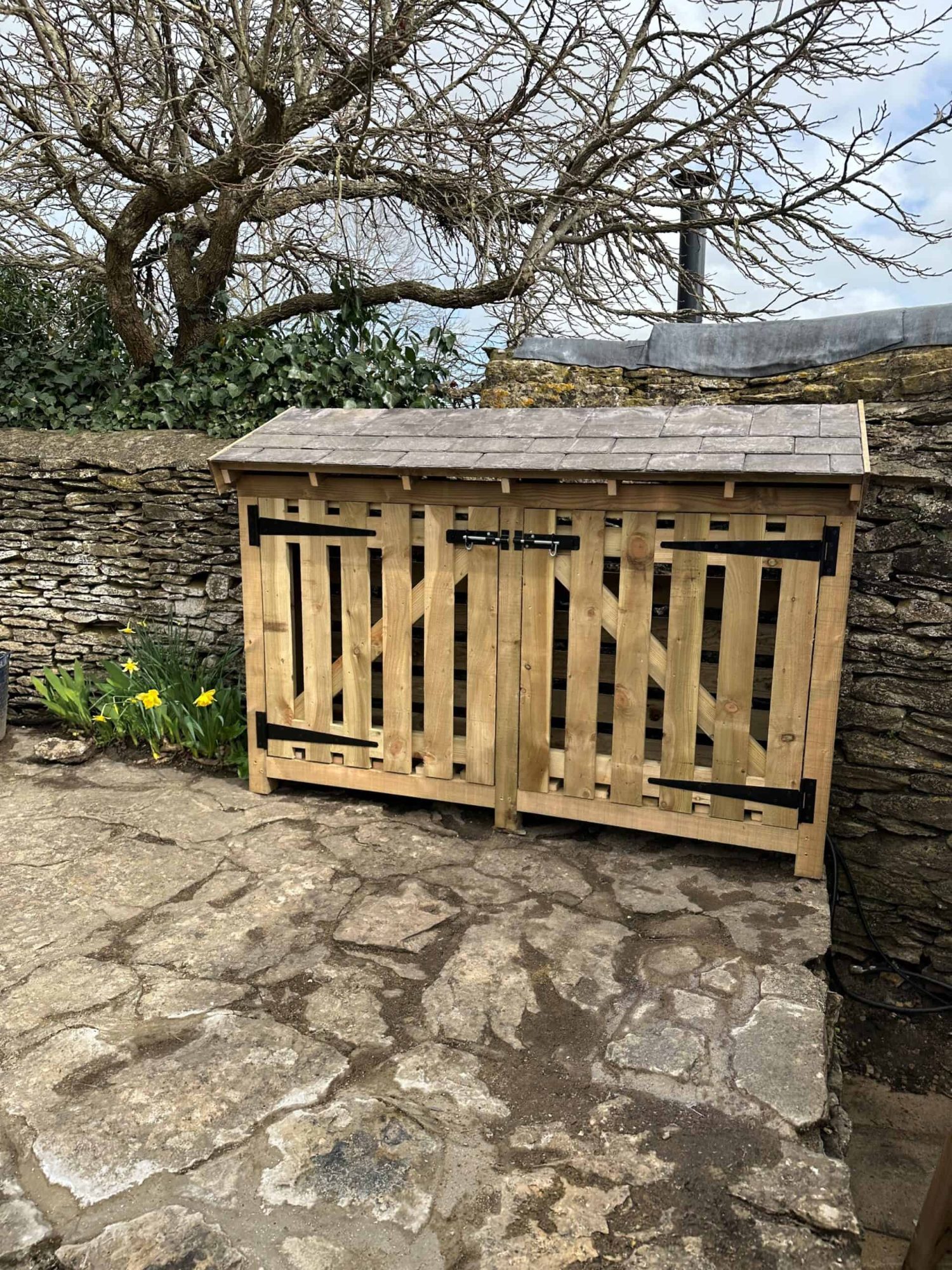 The Holiday Store - Secure Log Store with Slate Roof