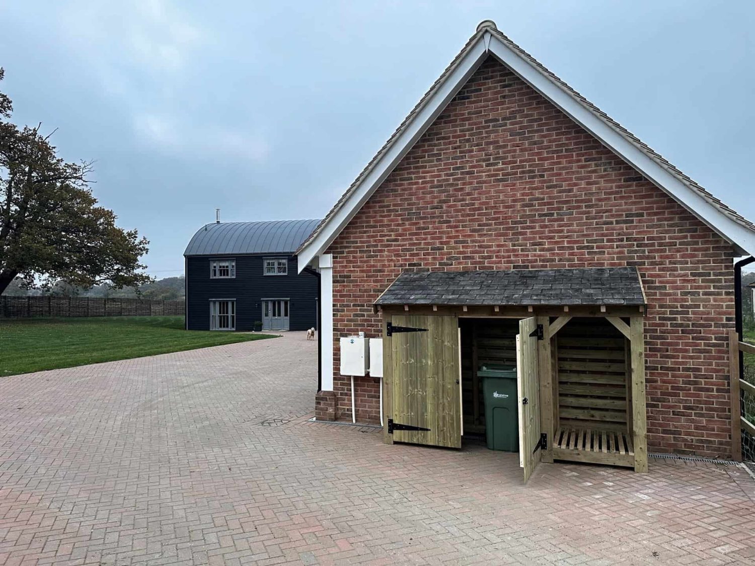 Little Tom - Bin and Log Store - Image 6