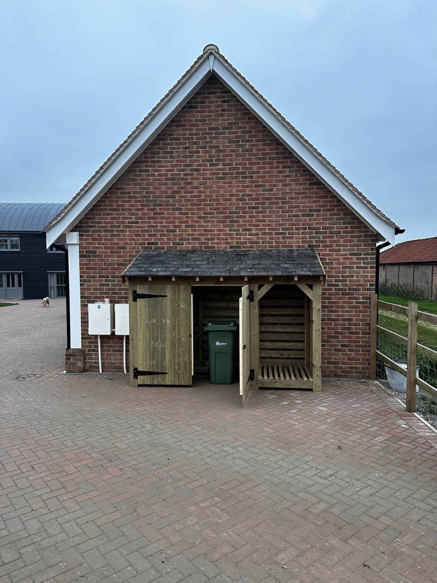 Little Tom - Bin and Log Store - Image 4