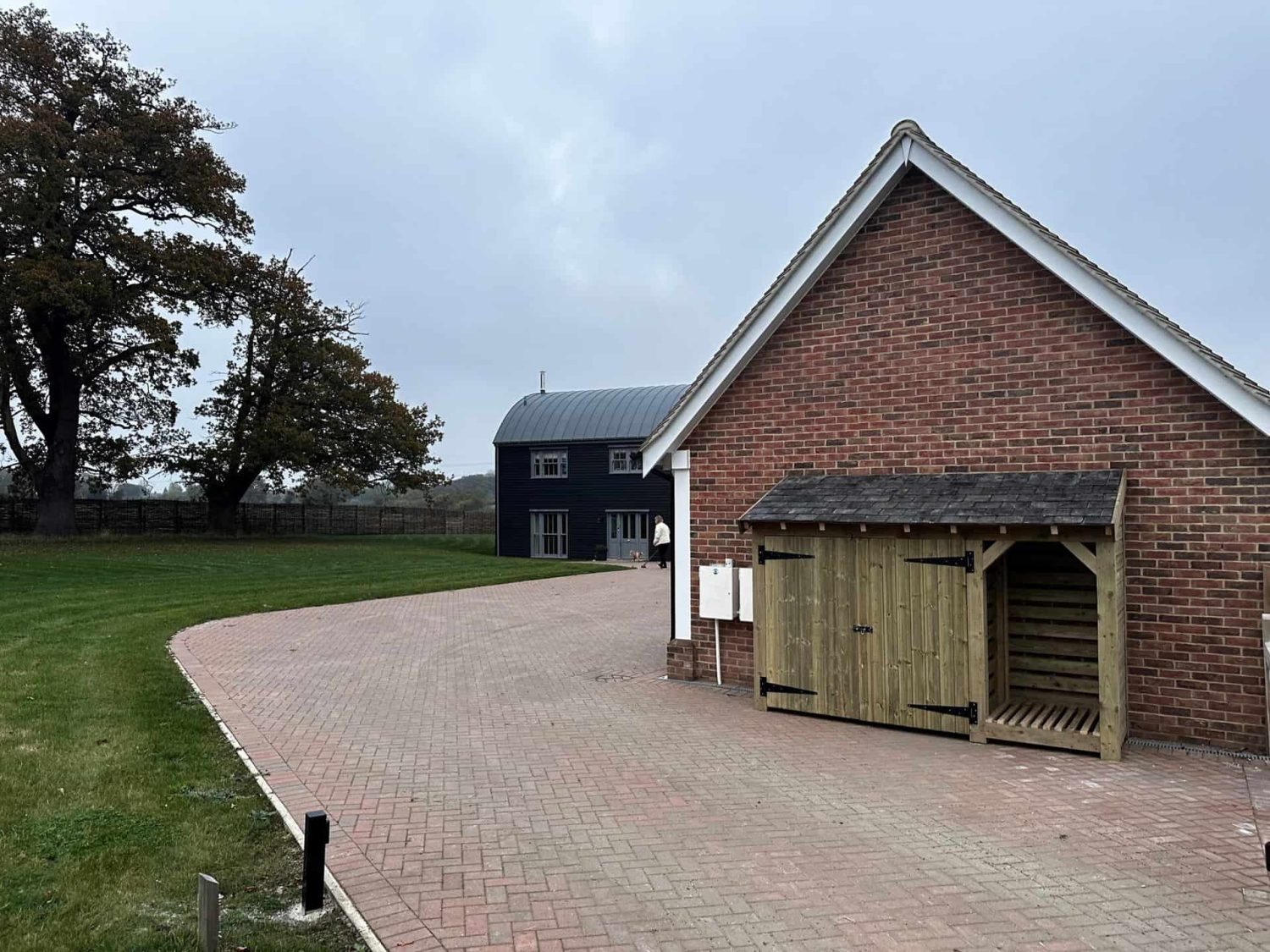 Little Tom - Bin and Log Store - Image 3