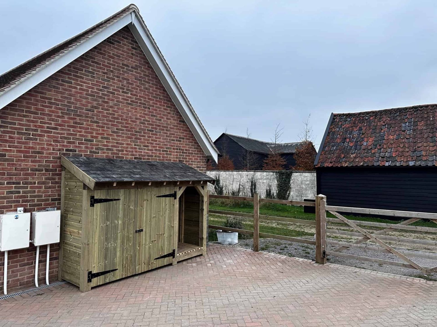 Little Tom - Bin and Log Store