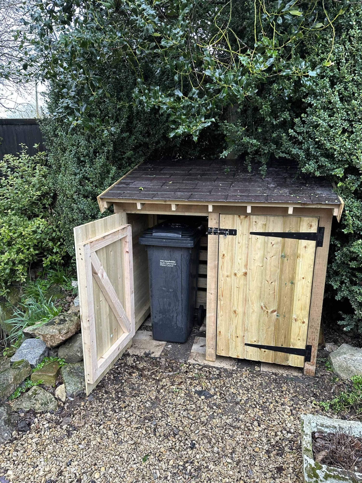 2 Bay Low Bin Store with Slate Roof - Image 3