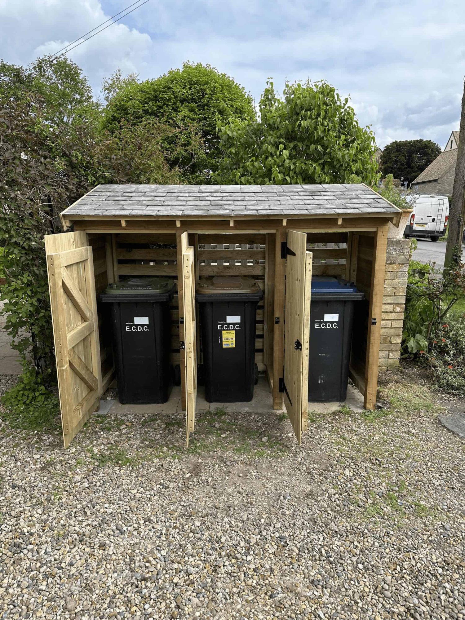 3 Bay Bin Store With Doors - Image 2