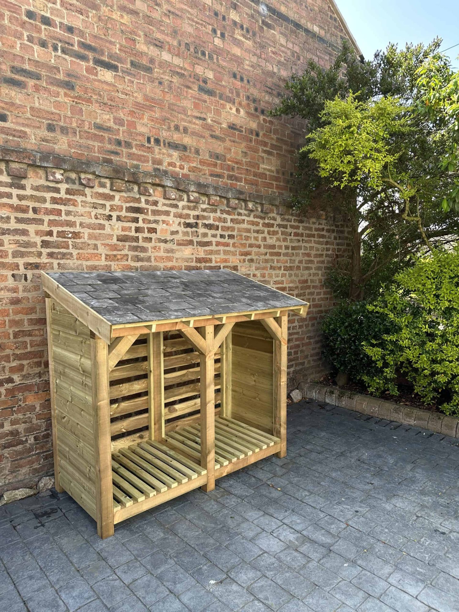 Lyra - Log Store with Slate Roof