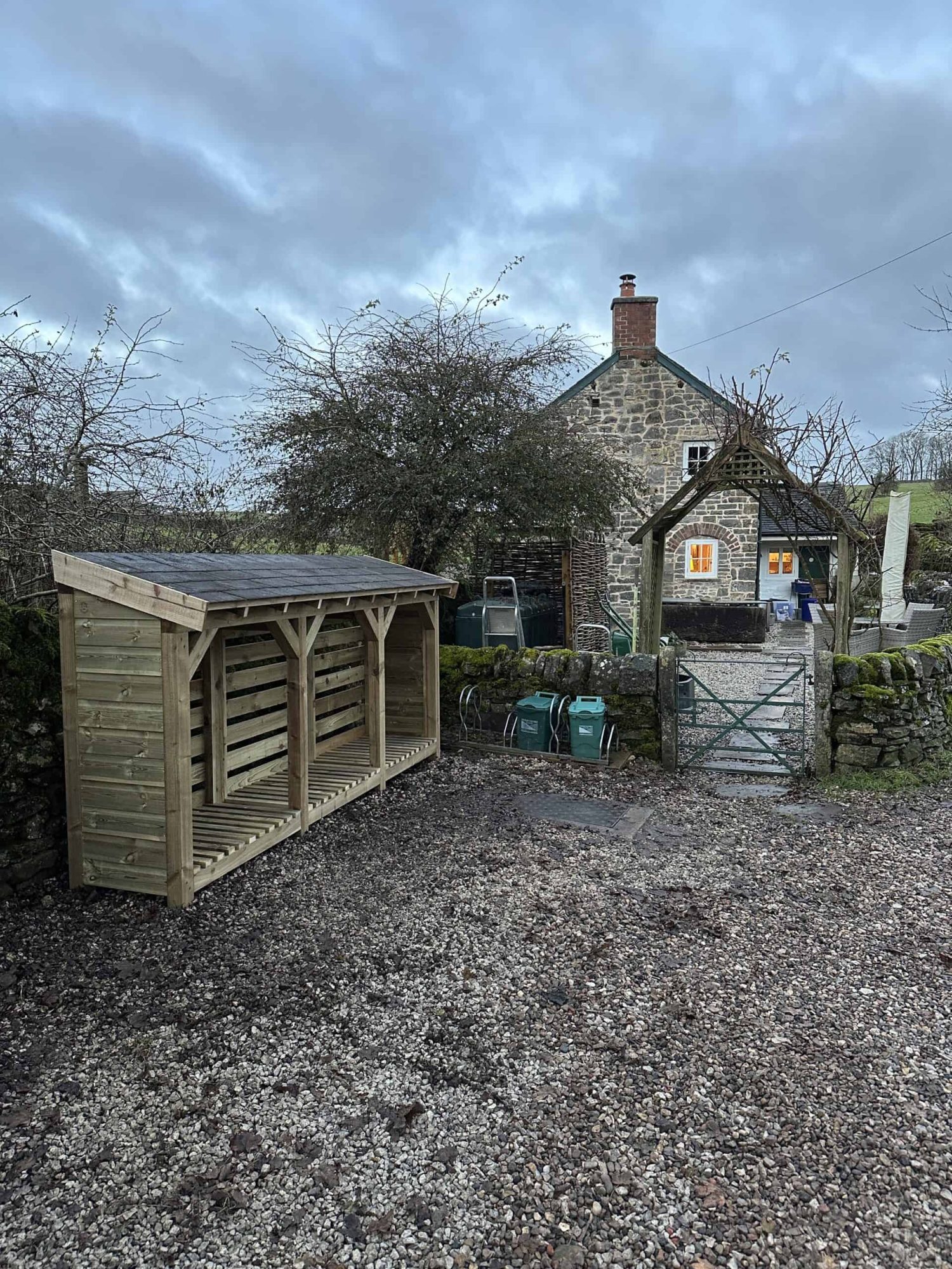 Bertie - Slate Roof Log Store - Image 4