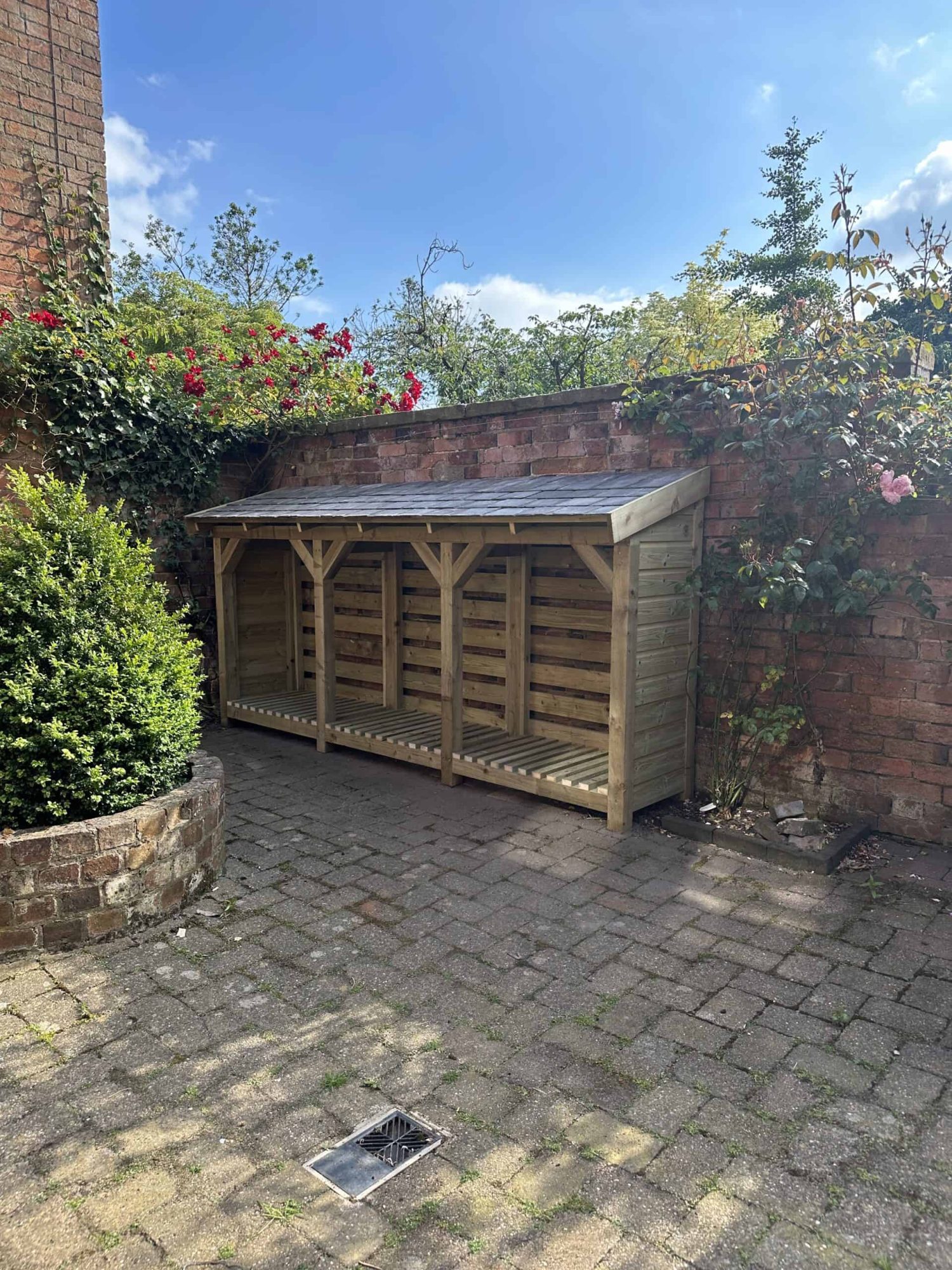 Bertie - Slate Roof Log Store - Image 2