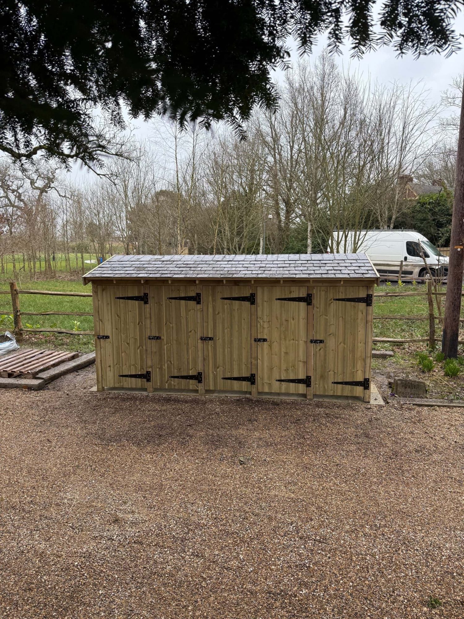 5 Bay Bin Store With Doors - Image 3