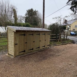 5 bay bin store with Doors