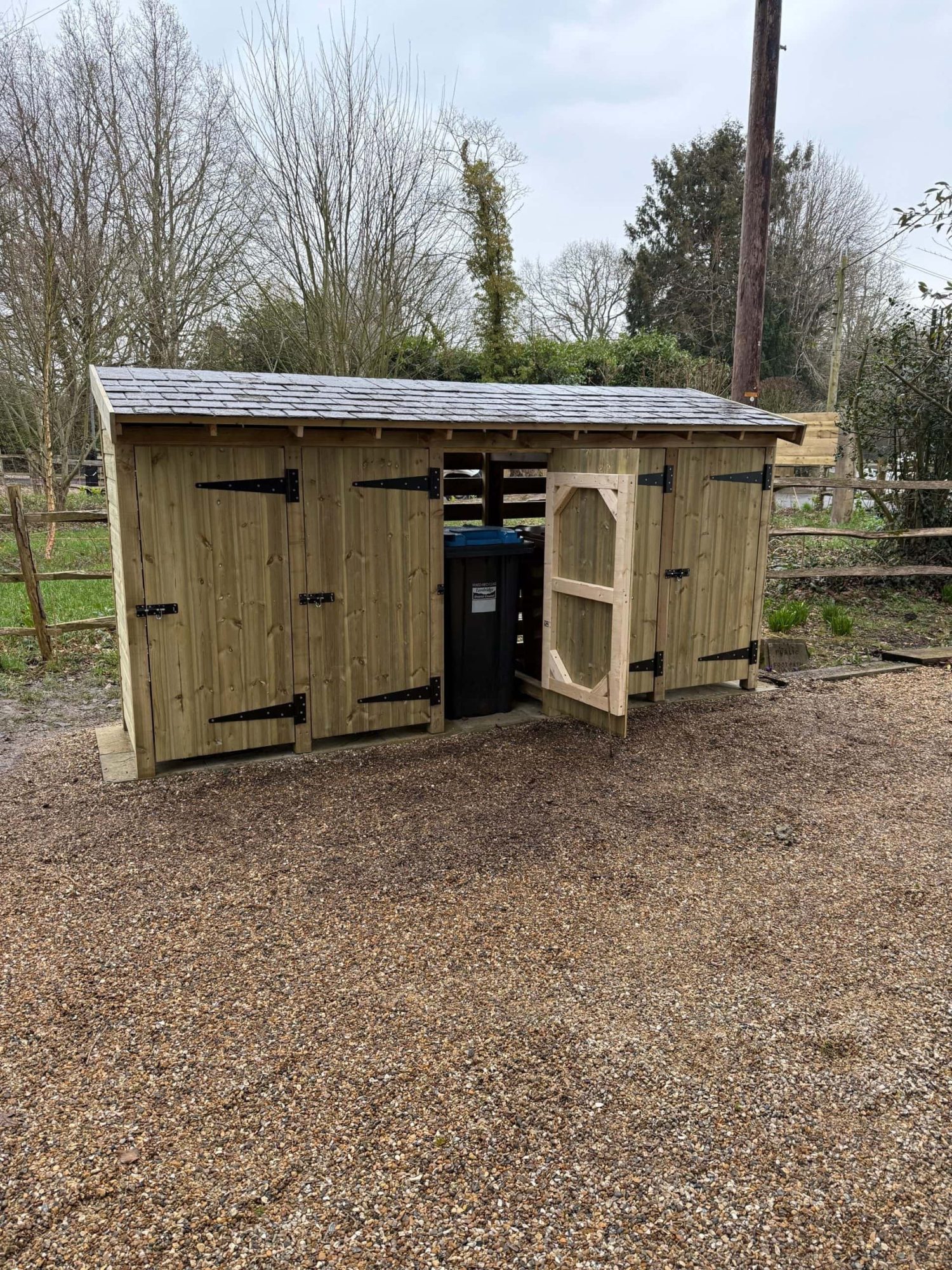 5 Bay Bin Store With Doors - Image 4