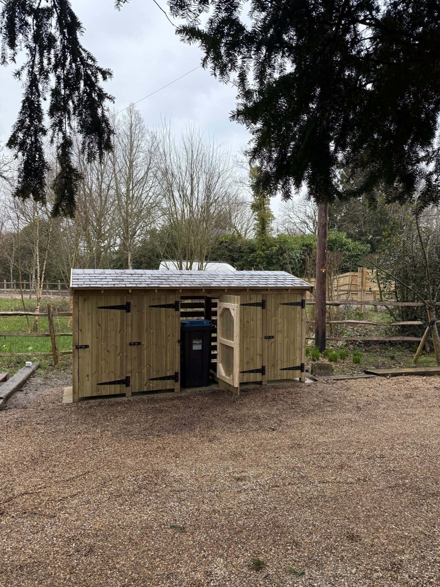 5 Bay Bin Store With Doors - Image 5